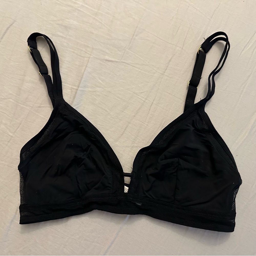 Lively Black Mesh Accent
